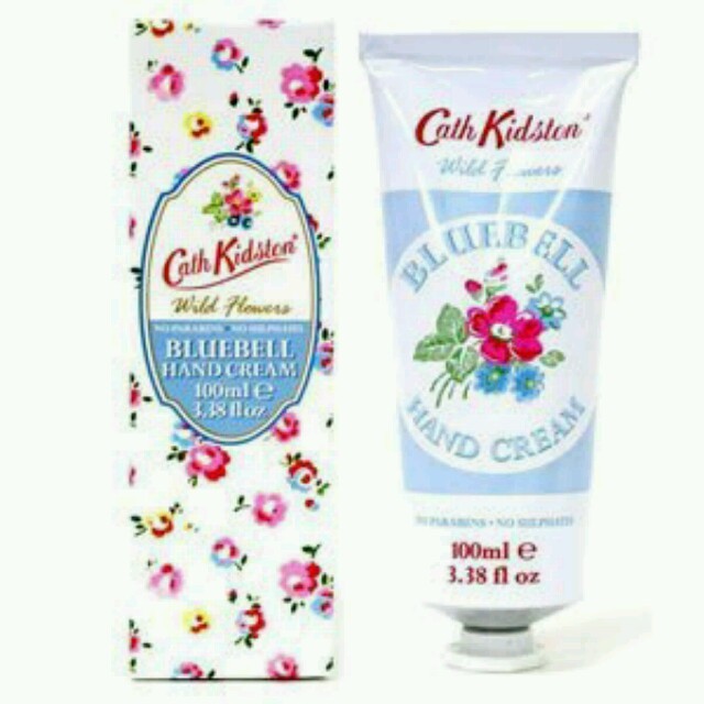 Cath Kidston(キャスキッドソン)のキャスキッドソン*ハンドクリーム*新品 コスメ/美容のボディケア(ハンドクリーム)の商品写真