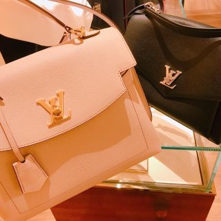 ルイヴィトン(LOUIS VUITTON)のロックミー　ハンドバック　ショルダーつき(トートバッグ)