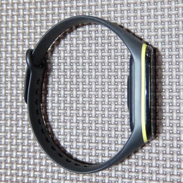 miband4 ,3　替えバンド　ブラックイエローライン　保護フィルム付き メンズの時計(腕時計(デジタル))の商品写真