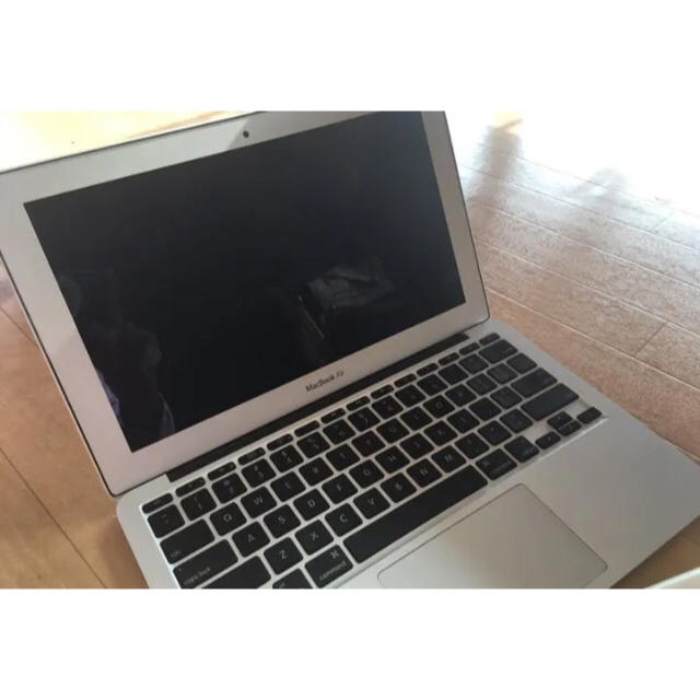 Apple(アップル)のMacBook Air (11インチ, Late 2010) スマホ/家電/カメラのPC/タブレット(ノートPC)の商品写真