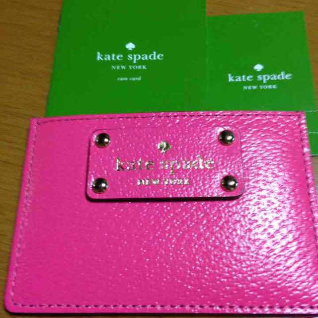 kate spade new york(ケイトスペードニューヨーク)の新品❗️ケイトスペード カードケース レディースのファッション小物(名刺入れ/定期入れ)の商品写真