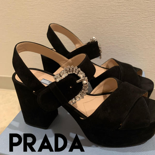 PRADA(プラダ)のめりこ様専用♡完売　PRADA 20SS新作　サンダル レディースの靴/シューズ(サンダル)の商品写真
