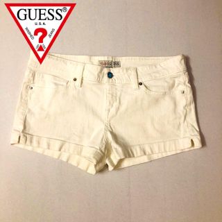 ゲス(GUESS)のゲス ショートパンツ  白(ショートパンツ)