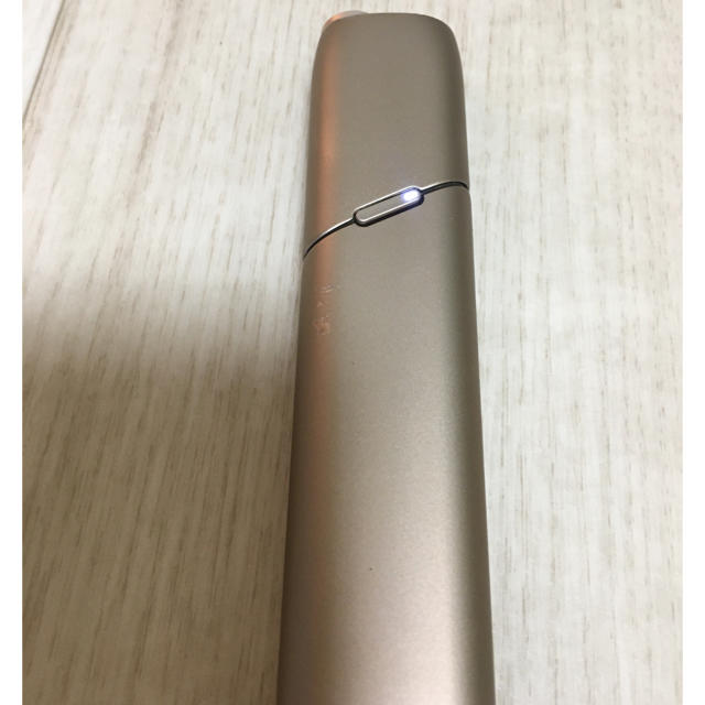 IQOS(アイコス)のiqos3 multi マルチ ブリリアントゴールド 本体。 メンズのファッション小物(タバコグッズ)の商品写真