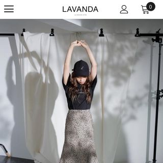 トリプルエー(AAA)のLAVANDA Tシャツ　黒　新品未使用未開封　宇野実彩子(ミュージシャン)