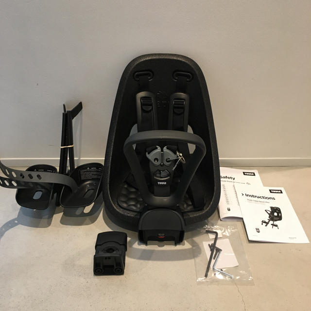 THULE(スーリー)の【新品】Yepp Nexxt Mini チャイルドシート キッズ/ベビー/マタニティの外出/移動用品(自動車用チャイルドシート本体)の商品写真