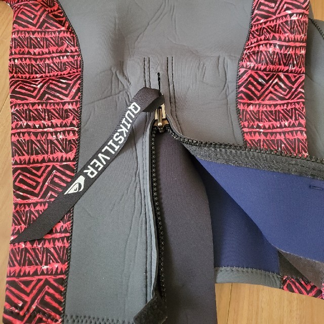 QUIKSILVER(クイックシルバー)の 超美品！QUIKSILVER ウエットスーツ長袖 サイズM メンズの水着/浴衣(水着)の商品写真