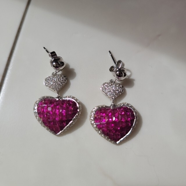 Pomellato(ポメラート)のハート ピアス 天然ルビー 3.6ct ダイヤ 0.66ct K18 鑑定書付 レディースのアクセサリー(ピアス)の商品写真