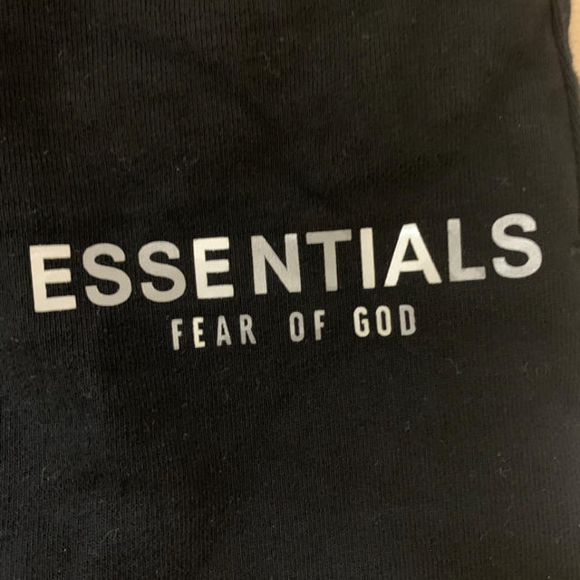 FEAR OF GOD(フィアオブゴッド)のFEAR OF GOD Essentials ハーフパンツ メンズのパンツ(ショートパンツ)の商品写真