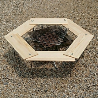 ユニフレーム(UNIFLAME)のBBQ ヘキサテーブル 83×83cm 【組立簡単、軽量、収納コンパクト】(テーブル/チェア)