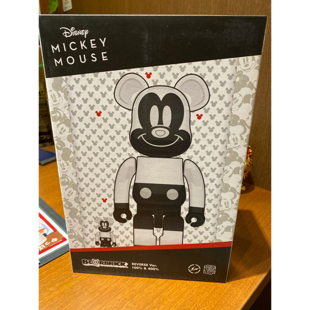 MEDICOM TOY(メディコムトイ)のBE@RBRICK MICKEY MOUSEVer.100％ & 400％ エンタメ/ホビーのおもちゃ/ぬいぐるみ(キャラクターグッズ)の商品写真