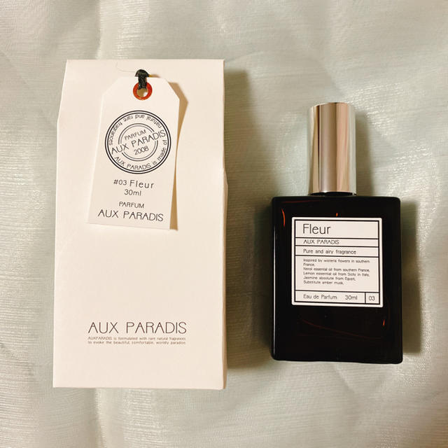 AUX PARADIS(オゥパラディ)のオゥパラディ　フルール　30ml コスメ/美容の香水(香水(女性用))の商品写真
