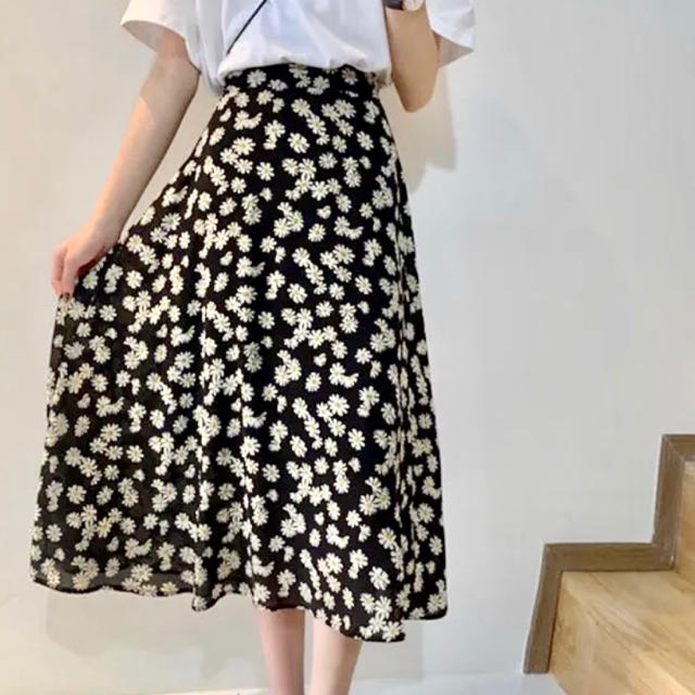 デイジー ロング スカート フレア 花柄  レディースのスカート(ロングスカート)の商品写真