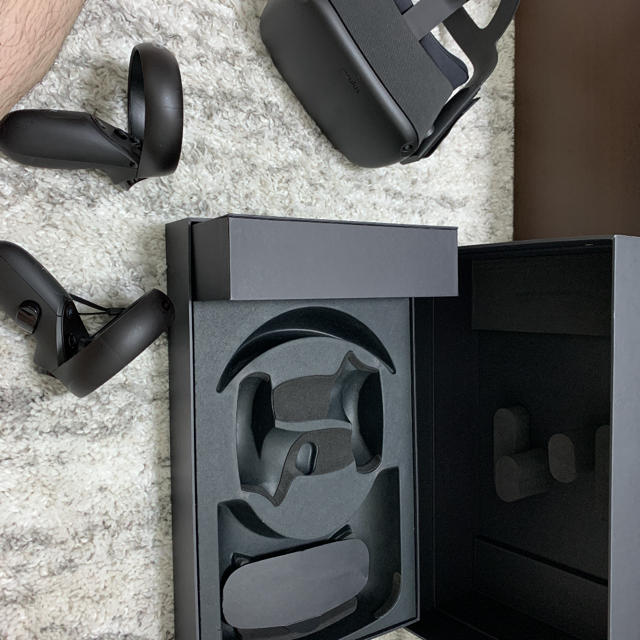 オキュラスクエスト美品Oculus quest VRゴーグル64GB 激安ブランド