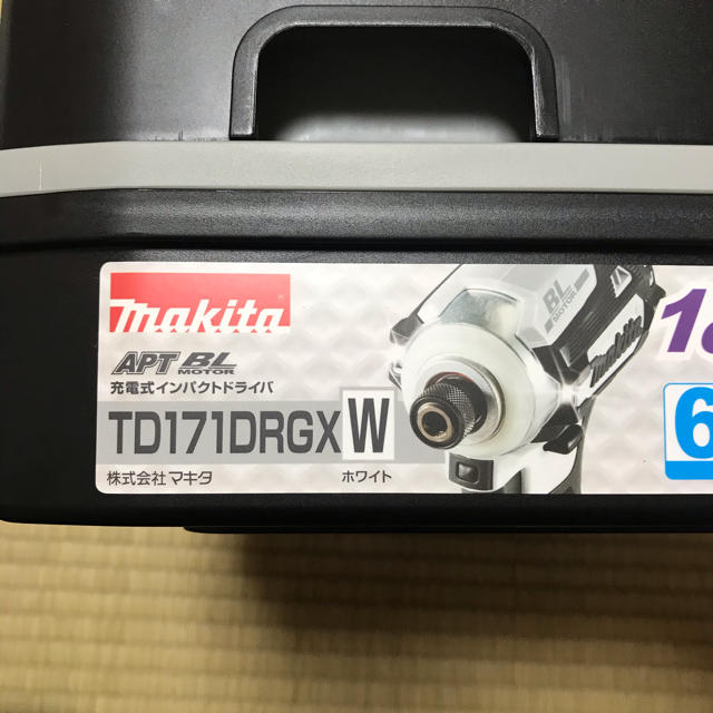 Makita(マキタ)のマキタ　インパクトドライバー　TD171D ホワイト　新品！ スポーツ/アウトドアの自転車(工具/メンテナンス)の商品写真