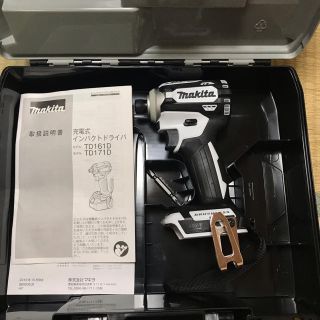 マキタ(Makita)のマキタ　インパクトドライバー　TD171D ホワイト　新品！(工具/メンテナンス)