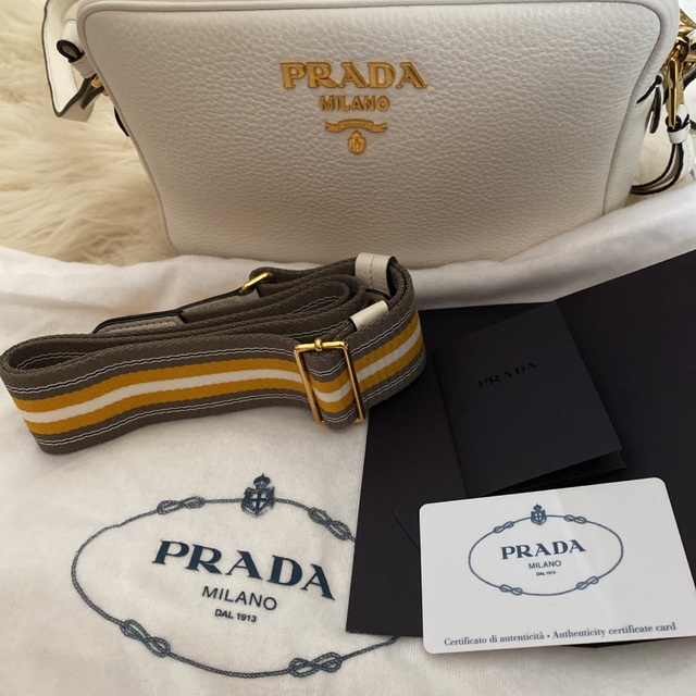 PRADAショルダーバッグ