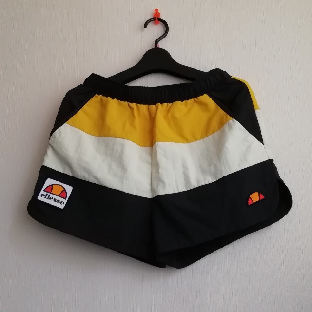 エレッセ　ショートパンツ　ellesse