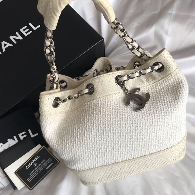 CHANEL(シャネル)のM様専用　シャネル CHANEL パイソンバッグ　ハラコバッグ　2点セット レディースのバッグ(ハンドバッグ)の商品写真