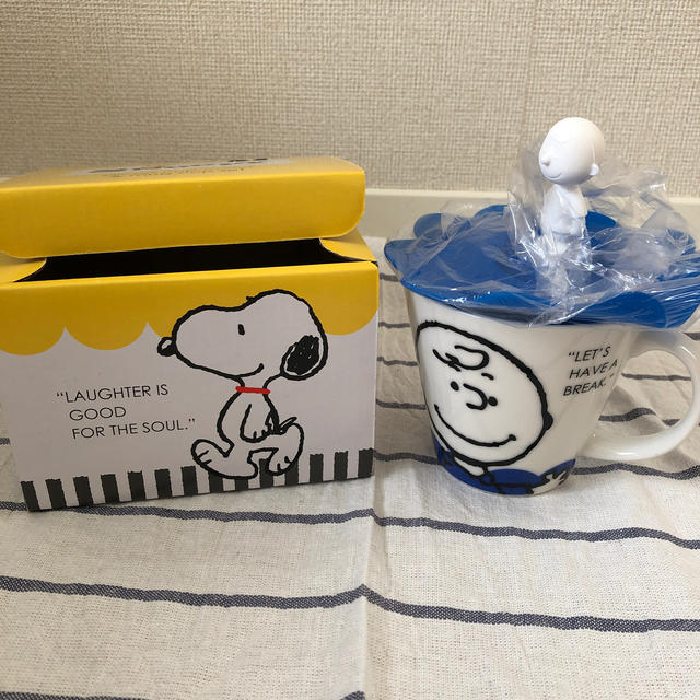 Snoopy チャーリーブラウン新品 マグカップ 蓋付き の通販 By みい S Shop スヌーピーならラクマ