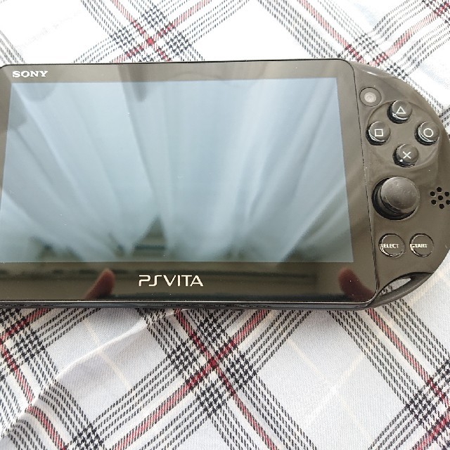 PS vita PCH2000 シリコンケース付き オマケあり携帯用ゲーム機本体