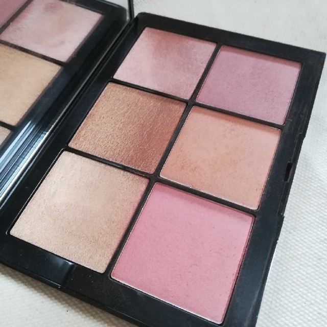 NARS(ナーズ)の本日限り　NARS　オーバーラストチークパレット コスメ/美容のベースメイク/化粧品(チーク)の商品写真