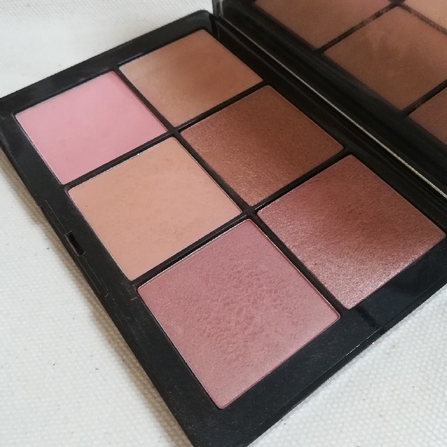 NARS(ナーズ)の本日限り　NARS　オーバーラストチークパレット コスメ/美容のベースメイク/化粧品(チーク)の商品写真