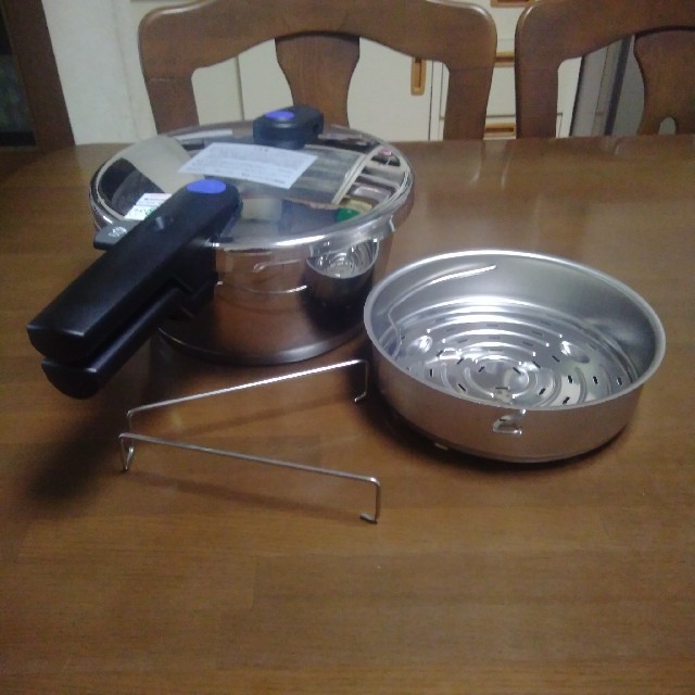 キッチン/食器フィスラー圧力鍋　3.5Ｌ