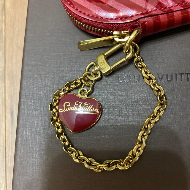 LOUIS VUITTON(ルイヴィトン)のレイユール　ヴェルニ　ヴィトン　チャーム　コインケース レディースのファッション小物(財布)の商品写真