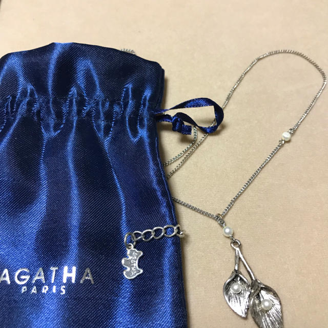 AGATHA(アガタ)のアガタ ベビーパールとカラーの花 北欧 ボタニカル シルバー925ネックレス レディースのアクセサリー(ネックレス)の商品写真