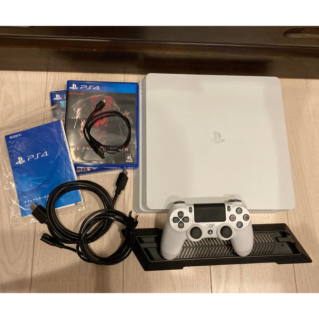 ps4 cuh-2200A グレイシャーホワイト +ソフトおまけ付き