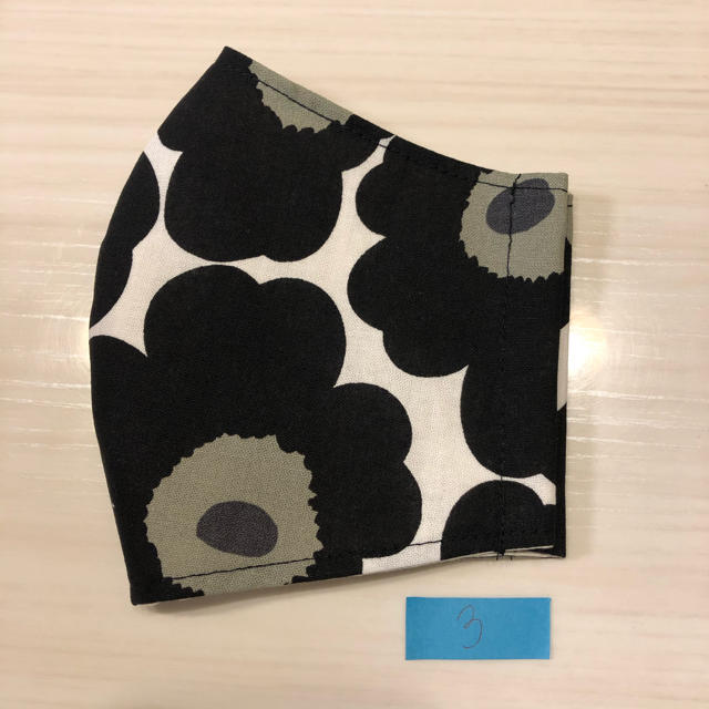 marimekko(マリメッコ)の立体タイプ　インナーマスク　黒3 ハンドメイドのハンドメイド その他(その他)の商品写真