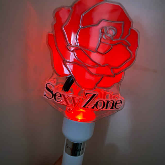 Sexy Zone(セクシー ゾーン)のSexyZone 薔薇　ペンライト　2012 エンタメ/ホビーのタレントグッズ(アイドルグッズ)の商品写真