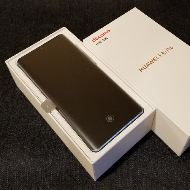 NTTdocomo(エヌティティドコモ)の【SIMフリー/新品未使用】ドコモ HUAWEI P30 Pro HW-02L スマホ/家電/カメラのスマートフォン/携帯電話(スマートフォン本体)の商品写真