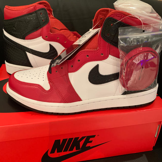 NIKE(ナイキ)の26cm jordan1 エアジョーダン1  satin red nike メンズの靴/シューズ(スニーカー)の商品写真