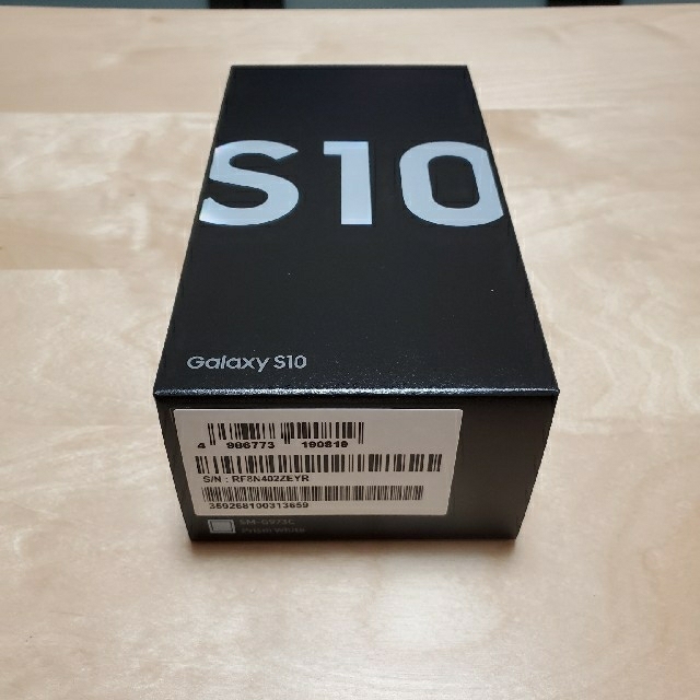 Galaxy(ギャラクシー)の新品未使用 Galaxy S10 Prism White スマホ/家電/カメラのスマートフォン/携帯電話(スマートフォン本体)の商品写真