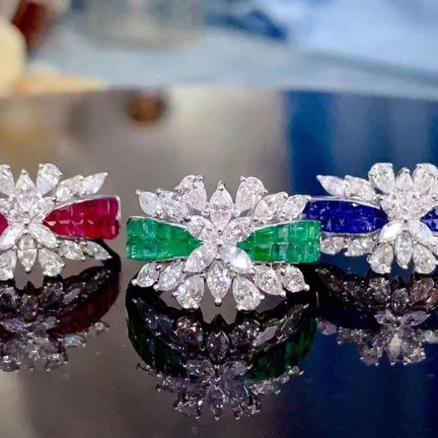 エメラルド　ルビー　ブルーサファイア　ダイヤモンド　リング レディースのアクセサリー(リング(指輪))の商品写真
