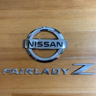 日産フェアレディZエンブレム