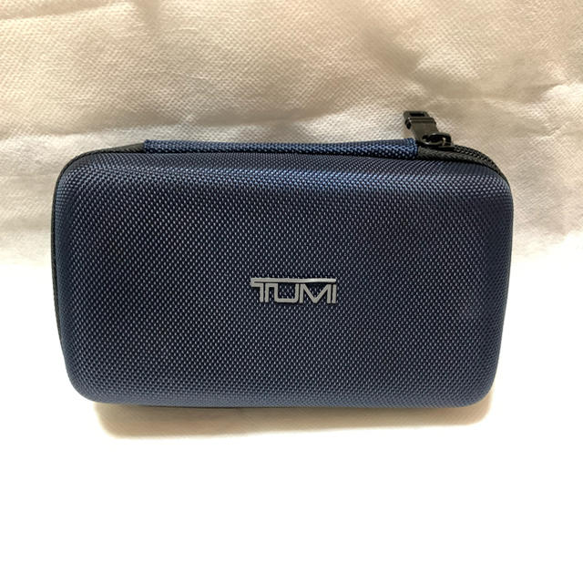 TUMI(トゥミ)のTUMI アメニティ inハードポーチ DELTA航空 インテリア/住まい/日用品の日用品/生活雑貨/旅行(旅行用品)の商品写真