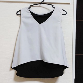 白×黒◇ノースリーブトップス(シャツ/ブラウス(半袖/袖なし))