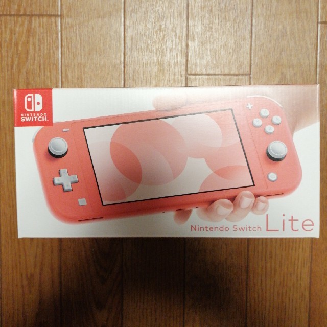 Nintendo Switch(ニンテンドースイッチ)の新品未使用品 Nintendo Switch  Lite  コーラル エンタメ/ホビーのゲームソフト/ゲーム機本体(家庭用ゲーム機本体)の商品写真