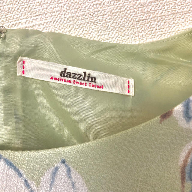 dazzlin(ダズリン)のdazzlin ダズリン　花柄　ワンピース　レディースワンピース レディースのワンピース(ひざ丈ワンピース)の商品写真