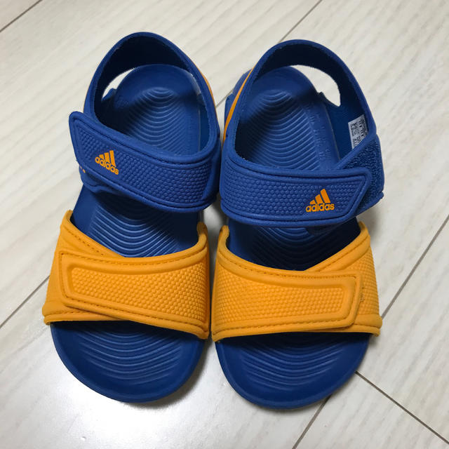 adidas(アディダス)のアディダス　サンダル　 キッズ/ベビー/マタニティのキッズ靴/シューズ(15cm~)(サンダル)の商品写真