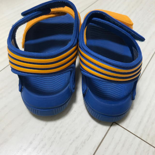 adidas(アディダス)のアディダス　サンダル　 キッズ/ベビー/マタニティのキッズ靴/シューズ(15cm~)(サンダル)の商品写真