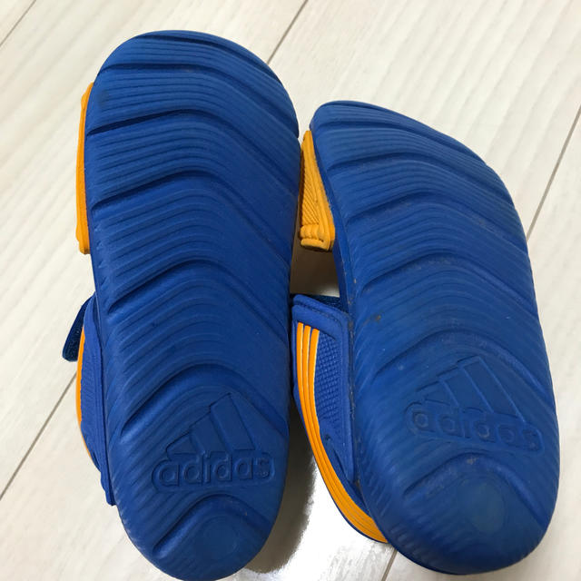 adidas(アディダス)のアディダス　サンダル　 キッズ/ベビー/マタニティのキッズ靴/シューズ(15cm~)(サンダル)の商品写真