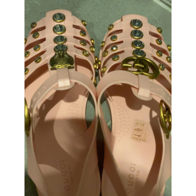 Gucci(グッチ)のGUCCI ラバーサンダル　ビジューサンダル レディースの靴/シューズ(サンダル)の商品写真