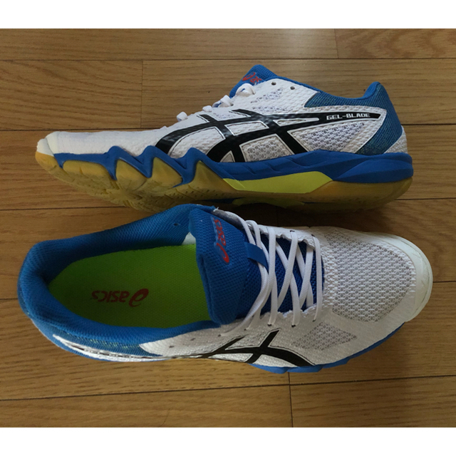 asics(アシックス)のバドミントンシューズ  GEL-BLADE 7 WHITE/BLACK  スポーツ/アウトドアのスポーツ/アウトドア その他(バドミントン)の商品写真