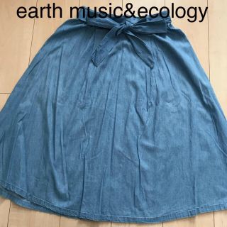 アースミュージックアンドエコロジー(earth music & ecology)の膝丈スカート　デニム風　earth music&ecology(ひざ丈スカート)