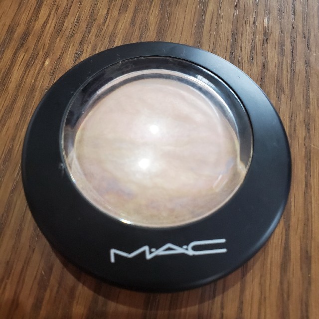 MAC(マック)のM・A・C ミネラライズ スキンフィニッシュ　ライトスカペード コスメ/美容のベースメイク/化粧品(その他)の商品写真