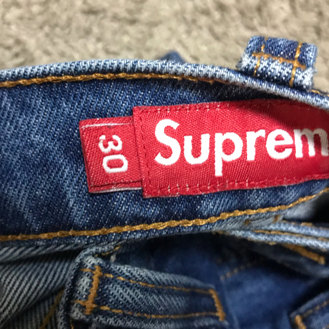 Supreme(シュプリーム)のsupreme loose fit jean 30inc メンズのパンツ(デニム/ジーンズ)の商品写真